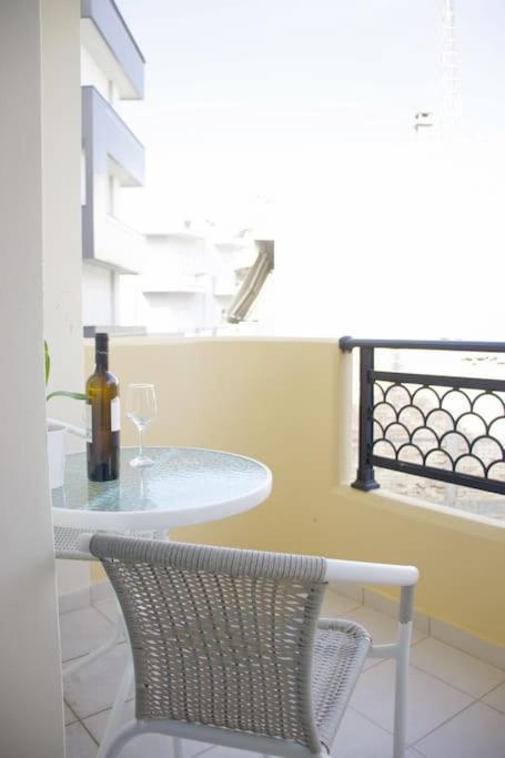 Cozy Apartment In The Heart Of The City 이라클리온 외부 사진